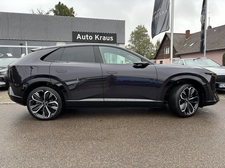 Mazda CX-6e
