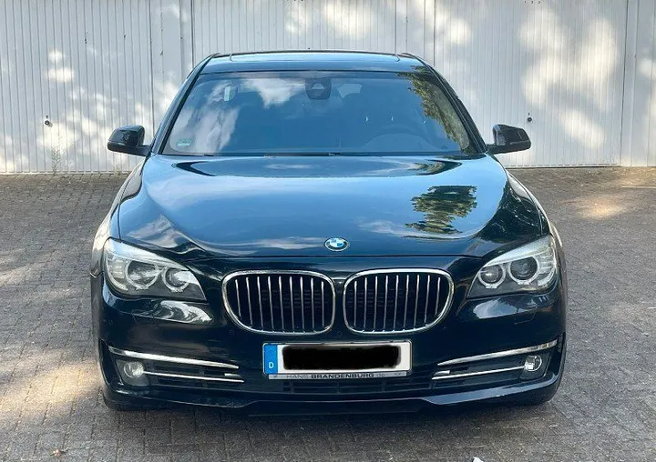 BMW 750