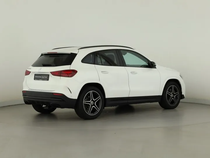 Mercedes-Benz GLA 200