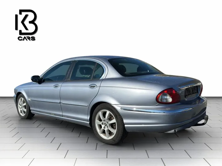Jaguar X-Type