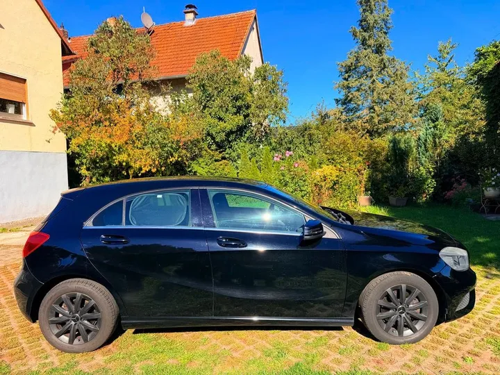Mercedes-Benz A 180