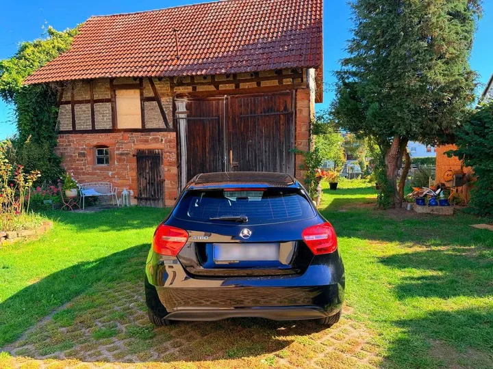Mercedes-Benz A 180