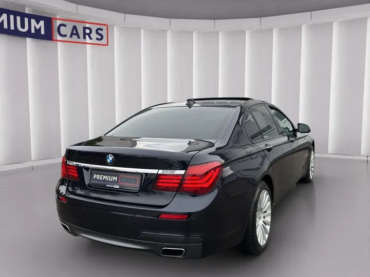 BMW 750