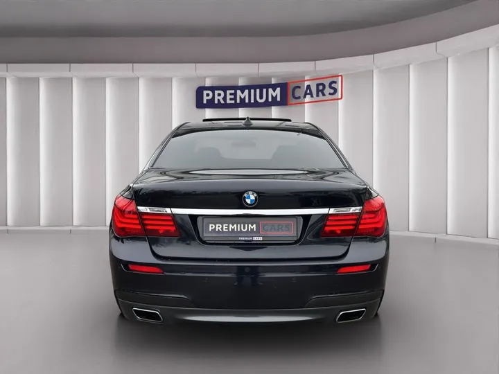 BMW 750