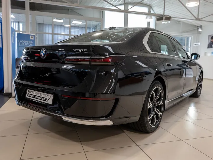 BMW 750