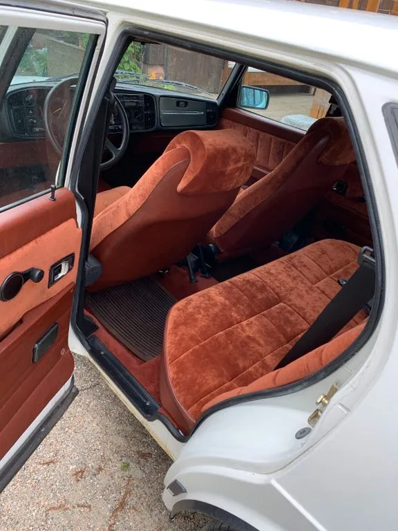 Saab 900