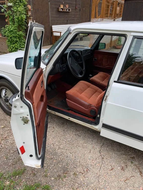 Saab 900