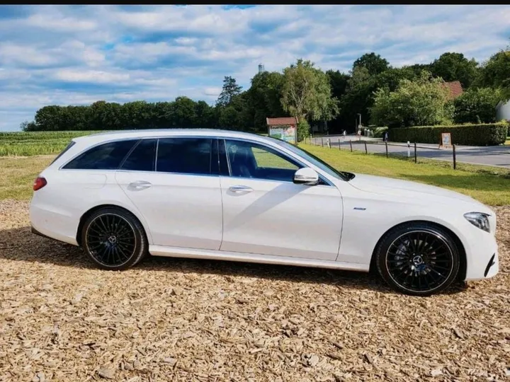 Mercedes-Benz E 63 AMG