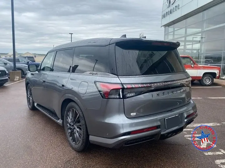 Infiniti QX80