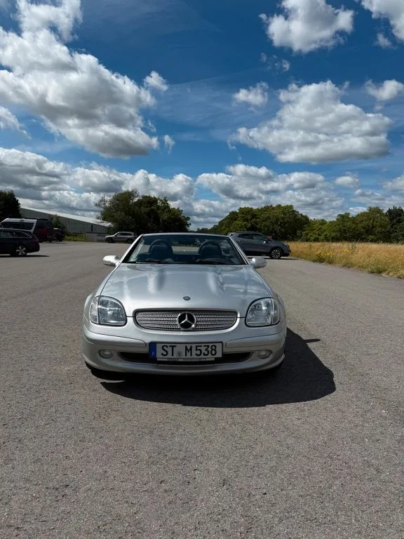 Mercedes-Benz SLK 230