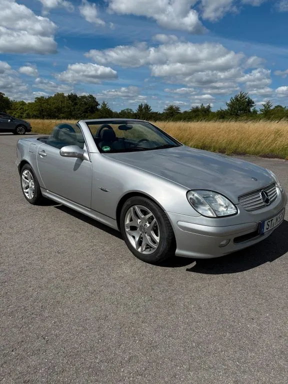 Mercedes-Benz SLK 230