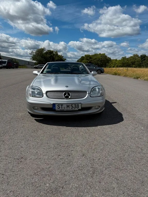 Mercedes-Benz SLK 230