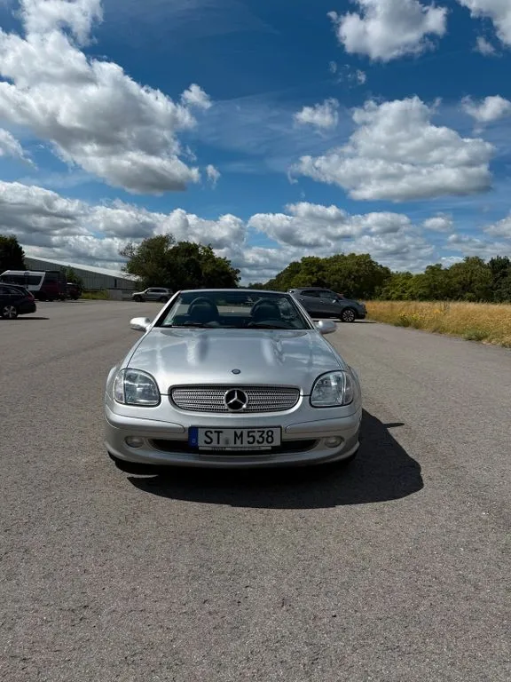 Mercedes-Benz SLK 230