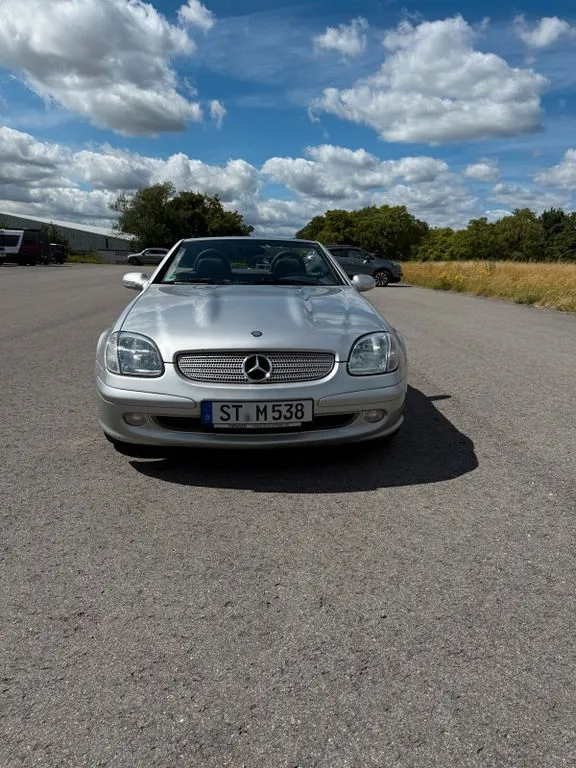 Mercedes-Benz SLK 230