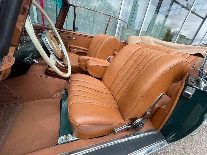 Mercedes-Benz 250