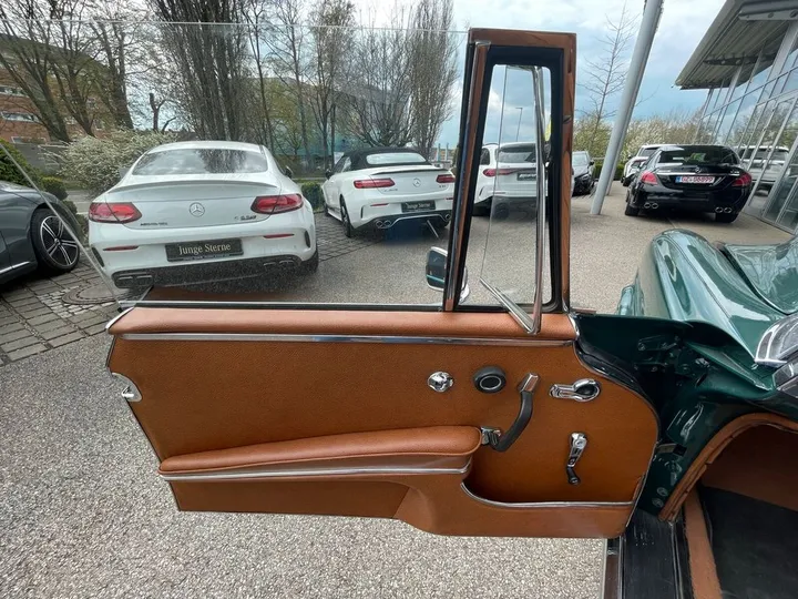 Mercedes-Benz 250