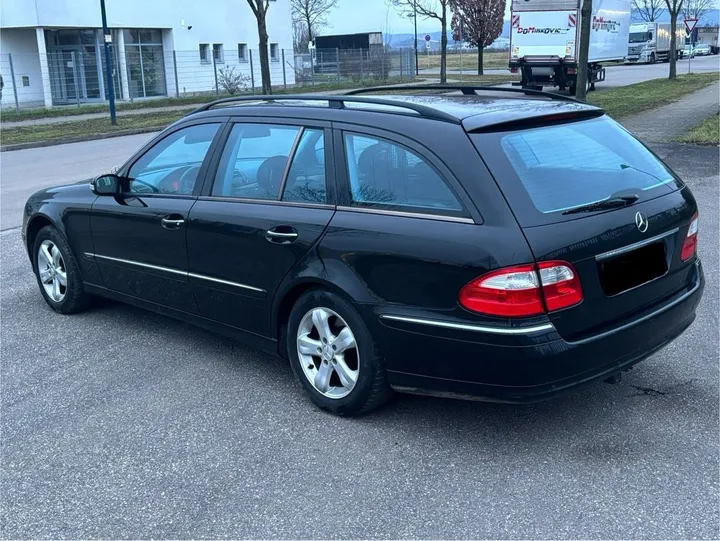 Mercedes-Benz E 200