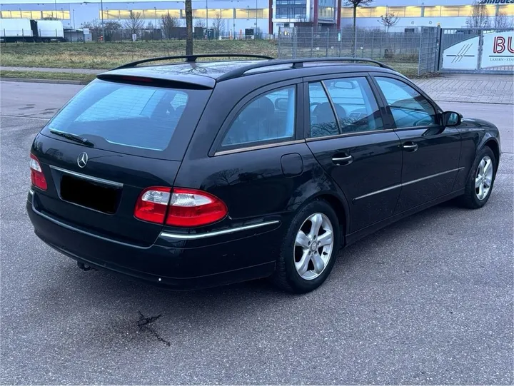 Mercedes-Benz E 200