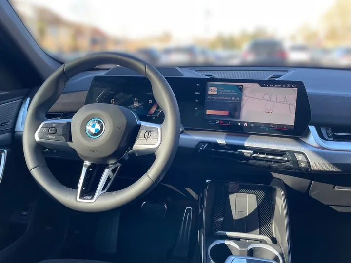 BMW iX1