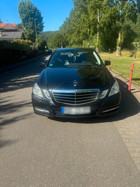 Mercedes-Benz E 220