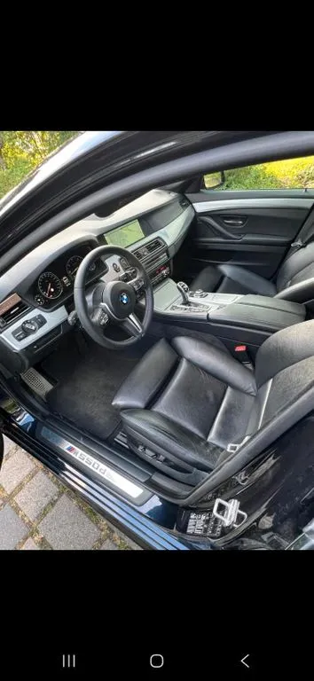 BMW M550