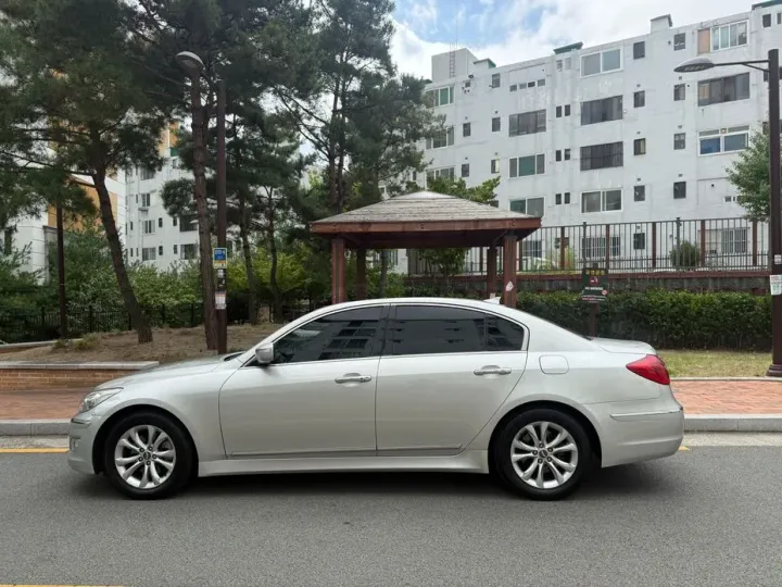 Hyundai Genesis