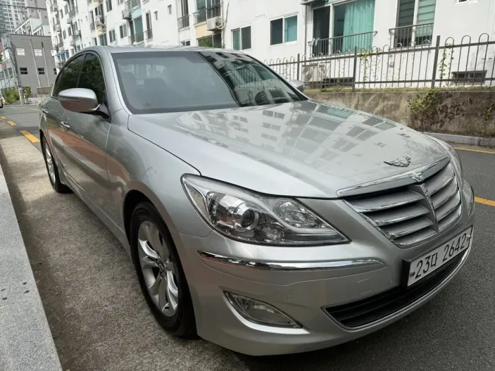 Hyundai Genesis