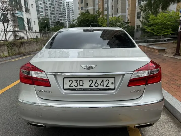 Hyundai Genesis