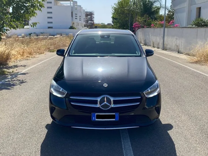 Mercedes-Benz B 180