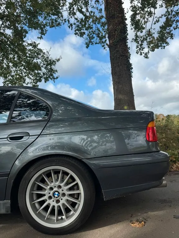 BMW 525