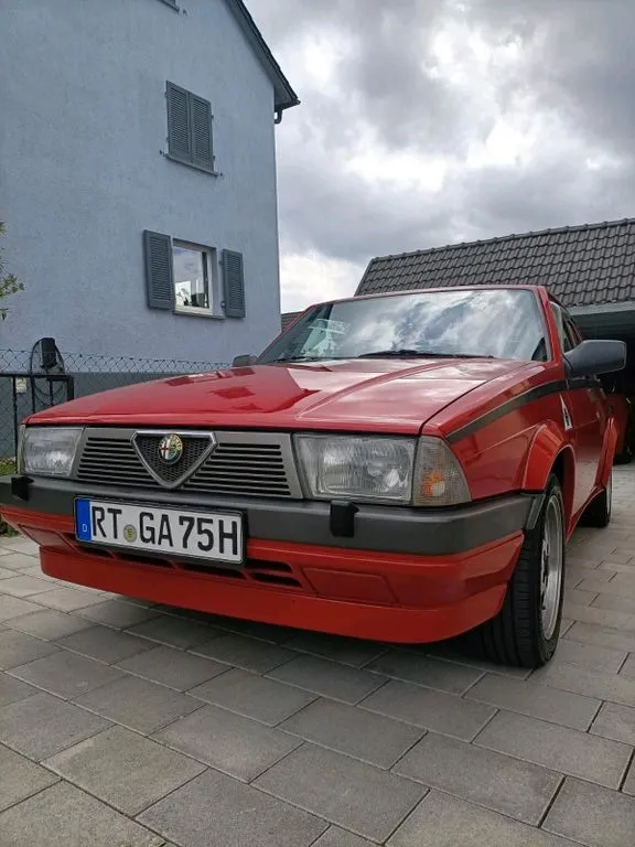 Alfa Romeo 75