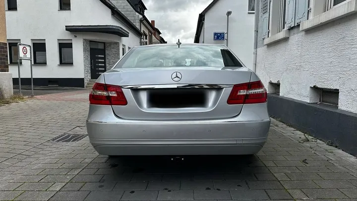 Mercedes-Benz E 220