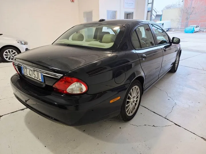Jaguar X-Type