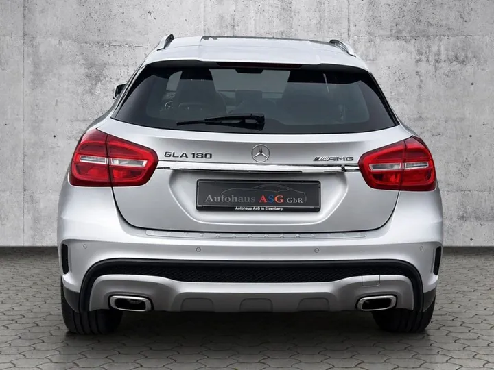 Mercedes-Benz GLA 180