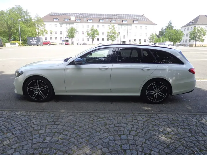 Mercedes-Benz E 220