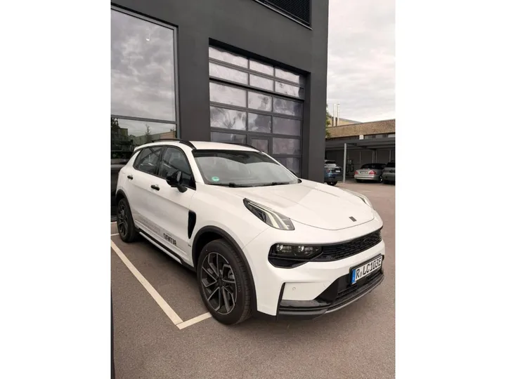 Lynk&Co 01