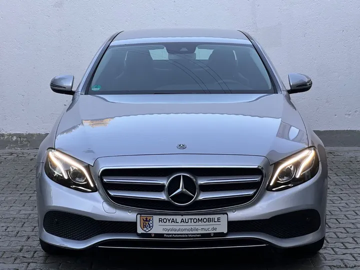 Mercedes-Benz E 220