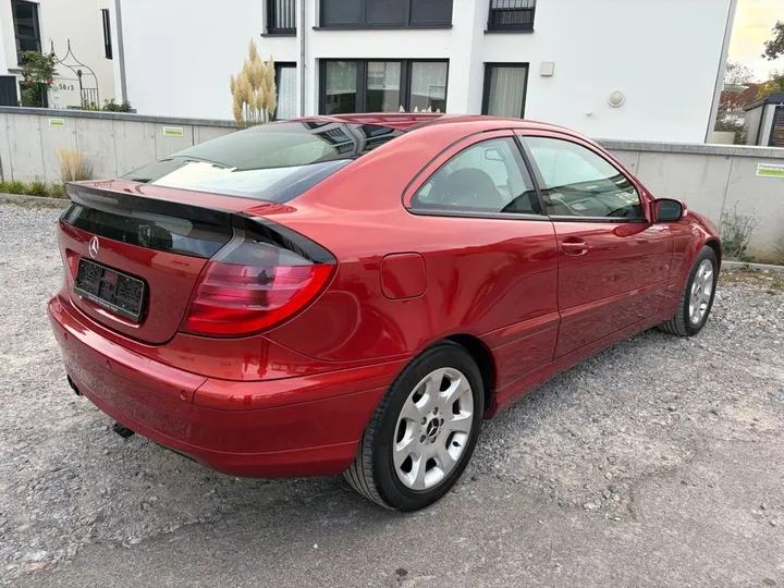 Mercedes-Benz C 200