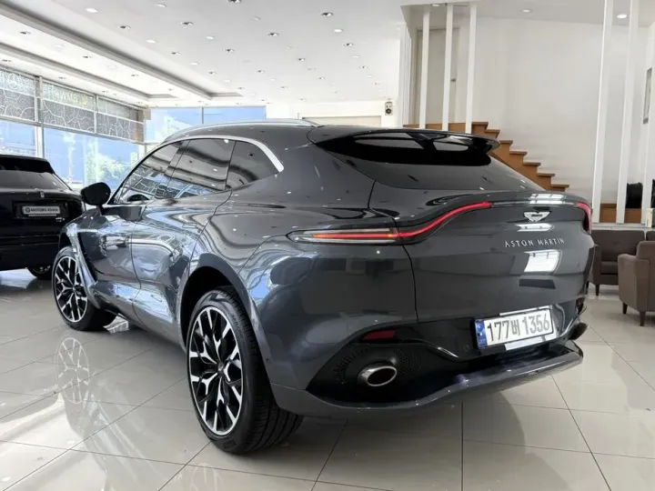 Astonmartin DBX