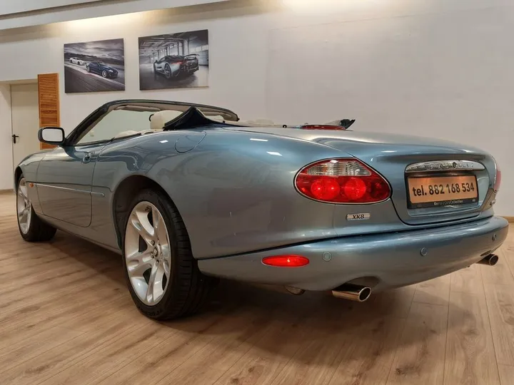 Jaguar XK8