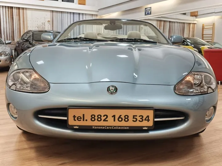 Jaguar XK8