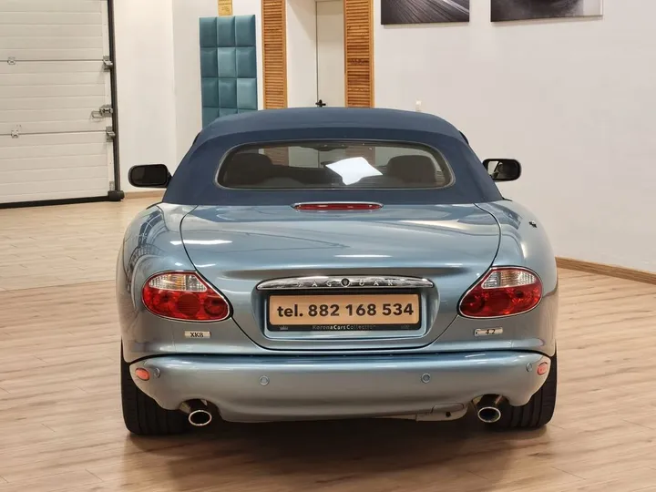Jaguar XK8
