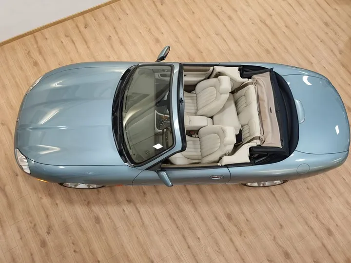 Jaguar XK8