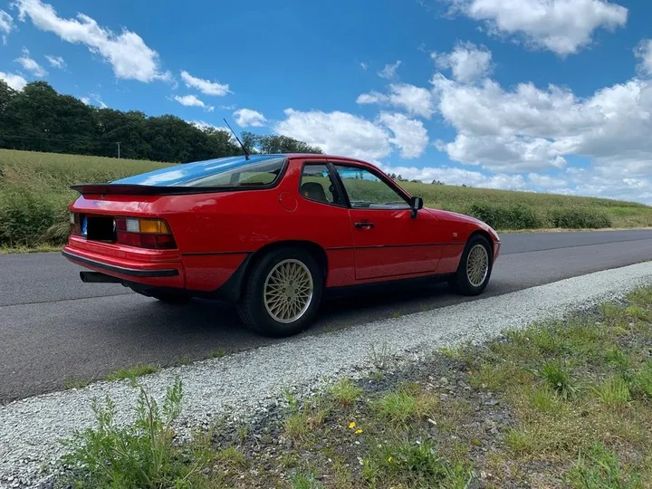 Porsche 924