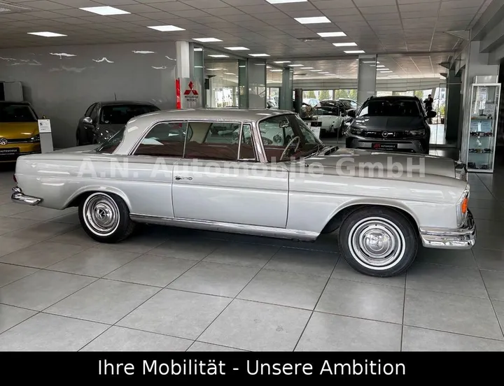 Mercedes-Benz 250