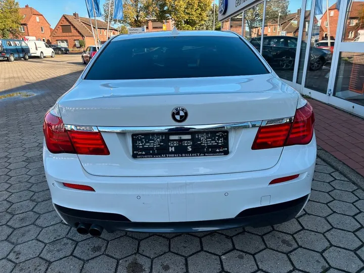 BMW 730