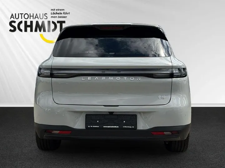 Leapmotor B10