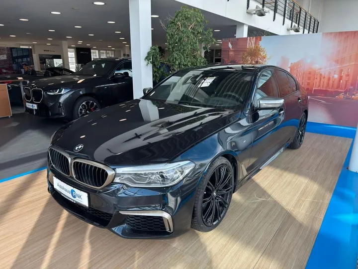 BMW M550