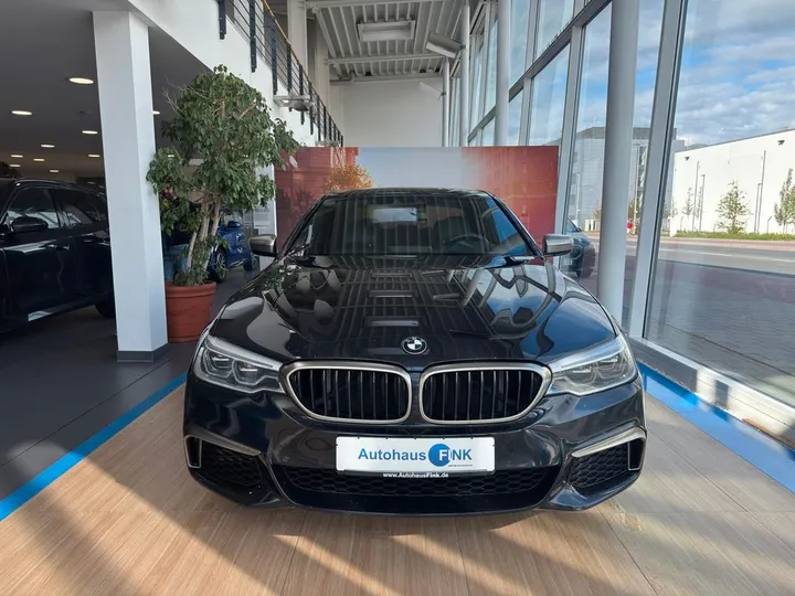 BMW M550