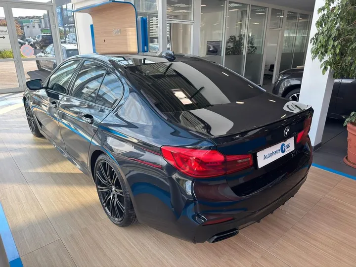 BMW M550